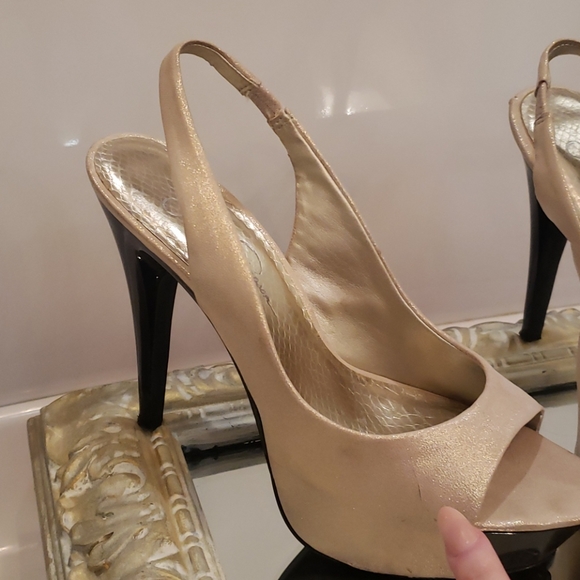 Jessica Simpson champagne peep toe heels - Picture 2 of 5